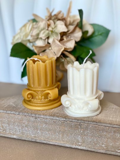 Romano Pillar Sculpture Soy Candle-2