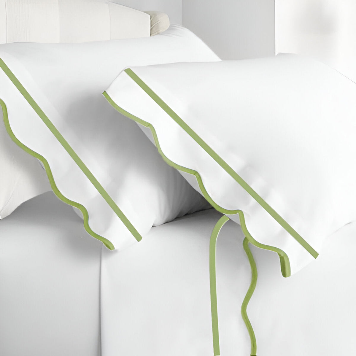 400TC Cotton Scallop Embroidery & Border Sateen Solid Pillowcases (Set Of 2)