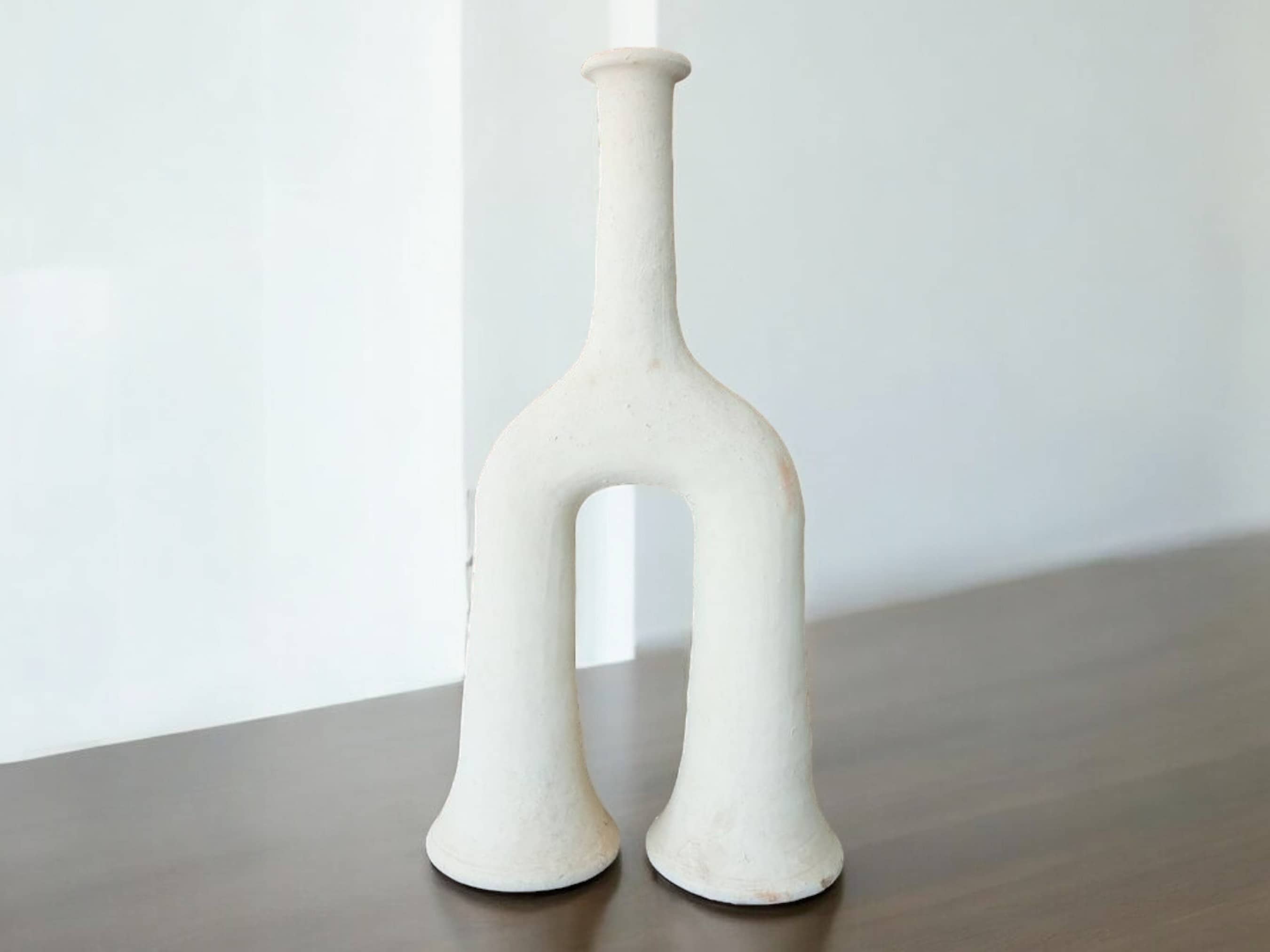 SCULPTURAL TAMEGROUTE ARCH CANDLE HOLDER-1