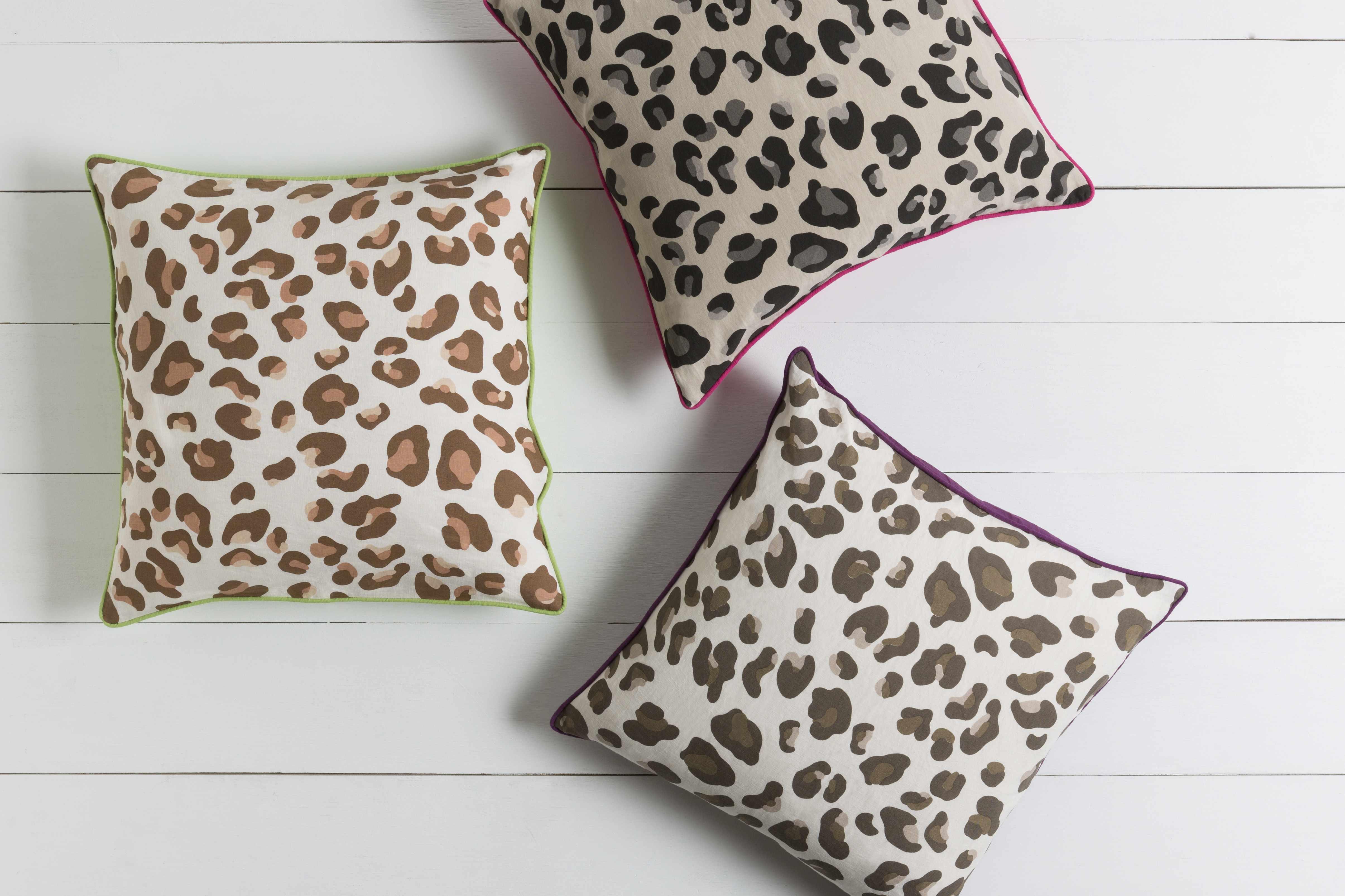 Woorree Throw Pillow - Clearance - PRHOMZ