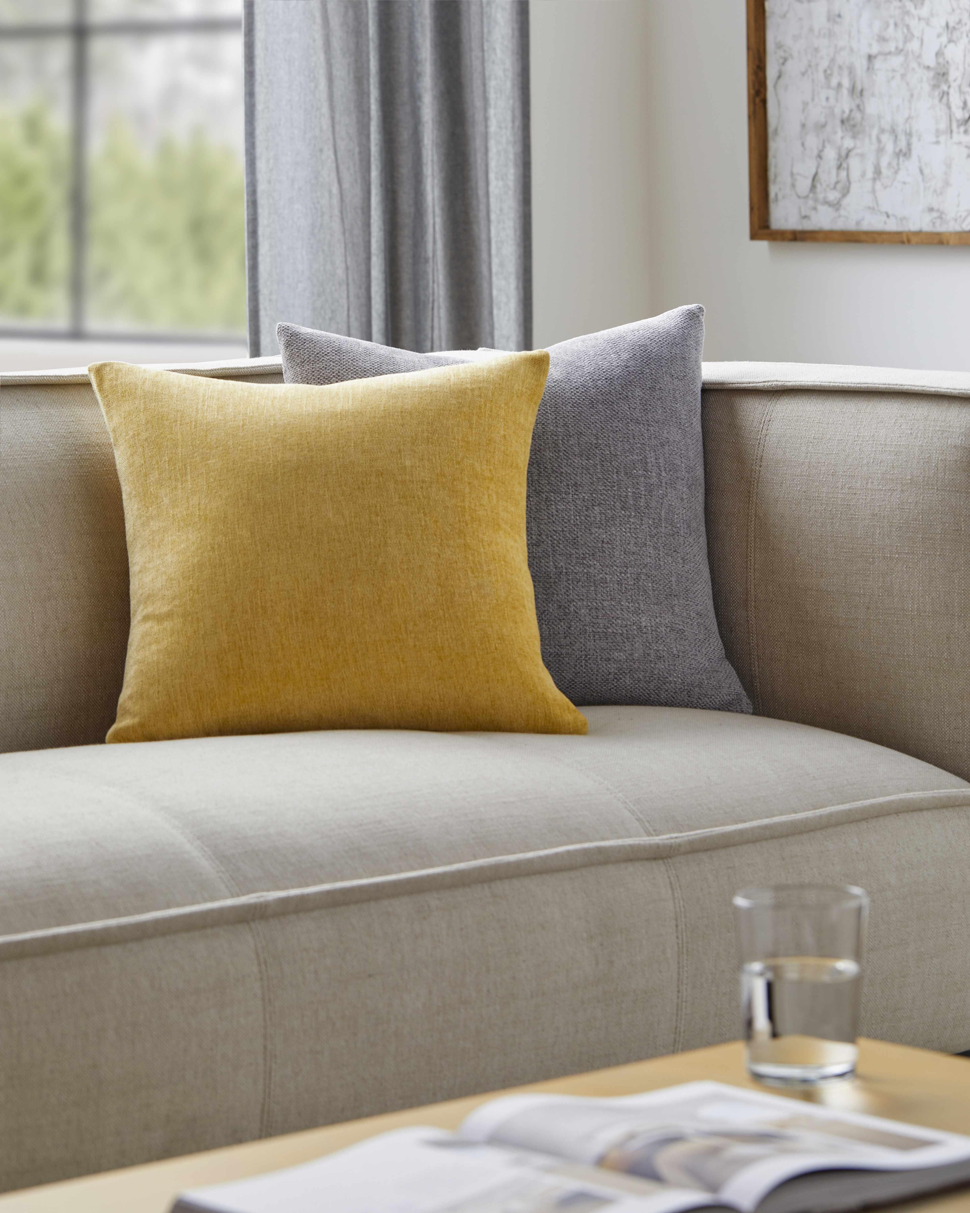 Zihna Throw Pillow - PRHOMZ